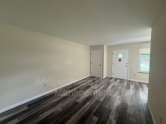 3rd image of 4352 Sunray Rd APT 3