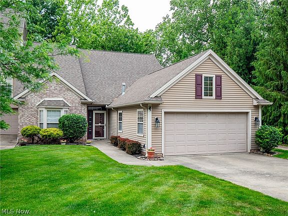 3rd image of 6610 Fox Hollow Ct