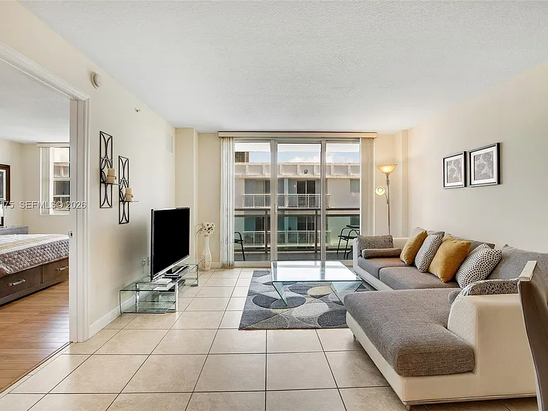 6917 Collins Ave #1608 — Photo 3