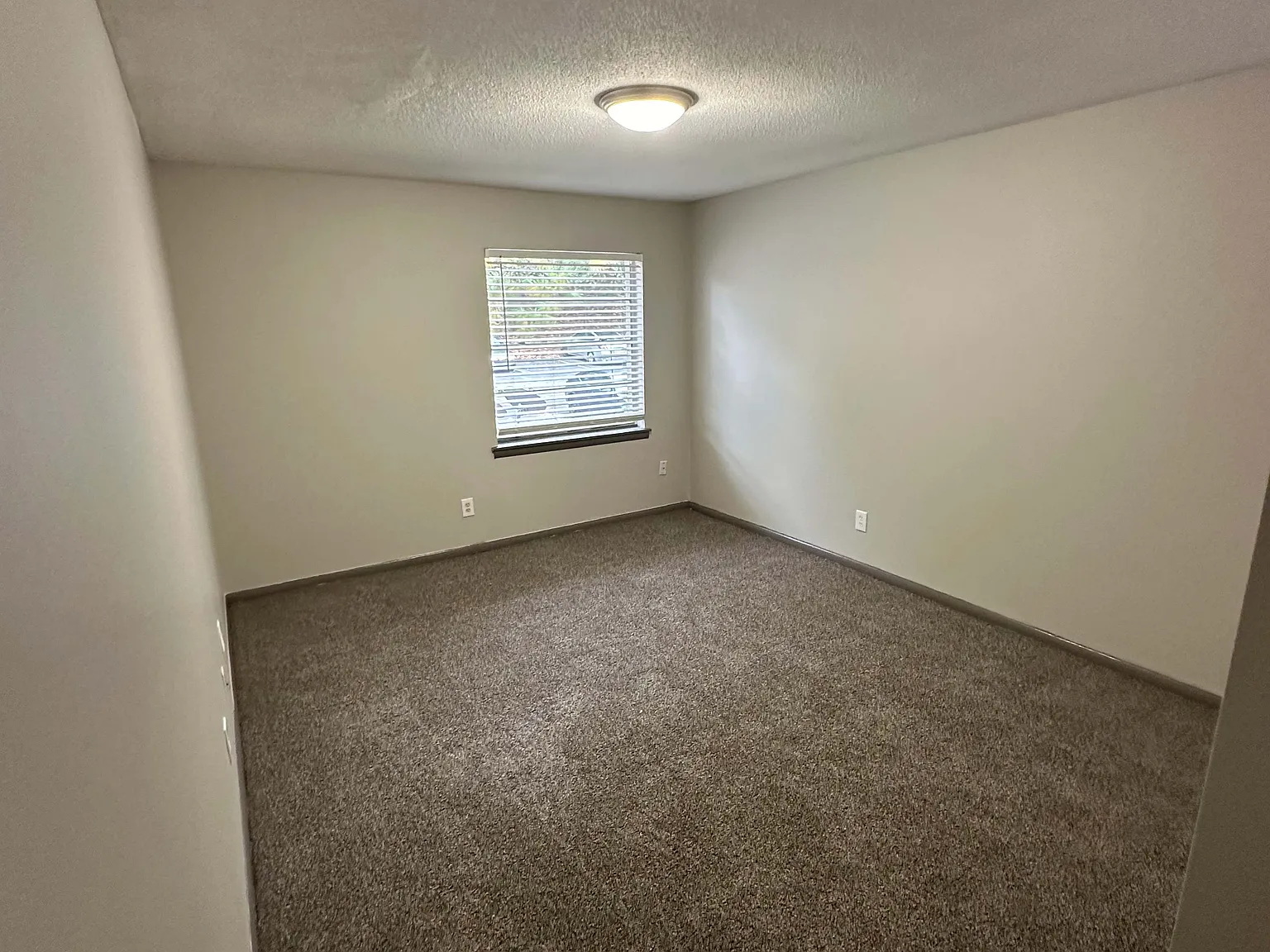 The Willows Apartments — Photo 3