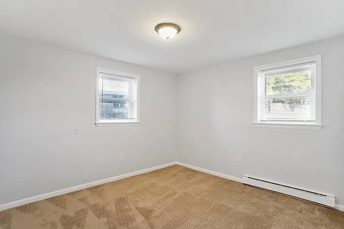1499 N East St #14 — Photo 8