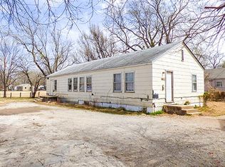 4164 E Menlo Dr, Wichita, KS 67218