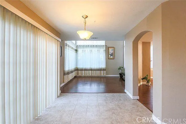 820 N Justin Pl — Photo 7