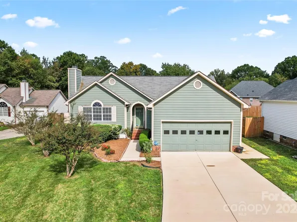 1042 Stirrup Pl NW, Concord, NC 28027