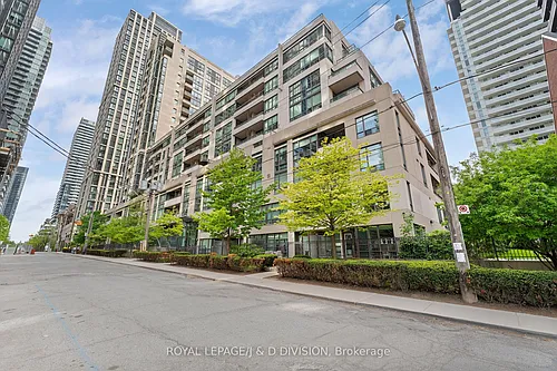 220 Redpath Ave Photo 1