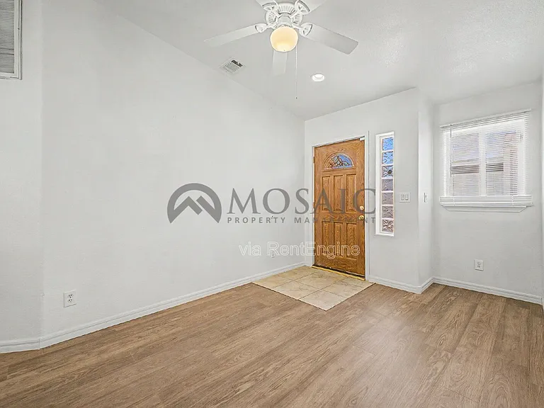 1625 S 74th St — Photo 10