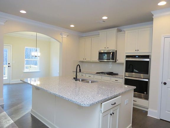 2nd image of 3585 Brookhollow Dr