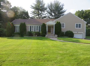 328 Surrey Dr, New Rochelle, NY 10804