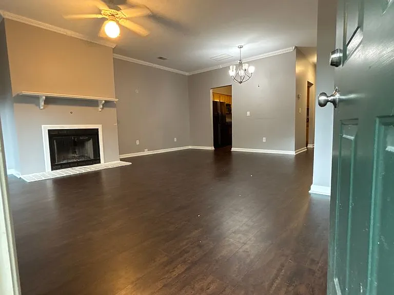 317 Bainbridge Dr #N — Photo 3