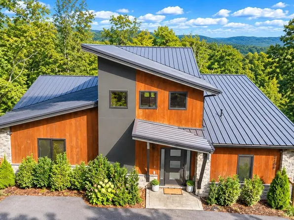 2430 Cove Mountain Ln, Sevierville, TN 37862