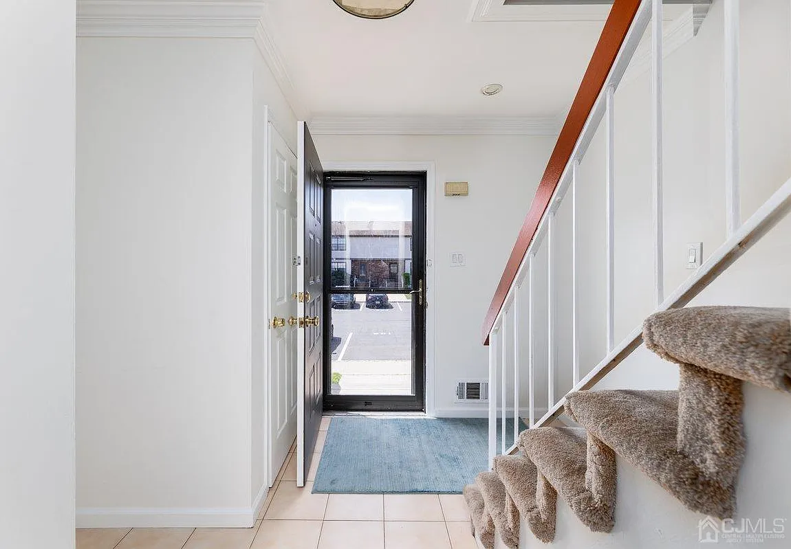 2 bed, 2.5 bath, $2,900 — Photo 3