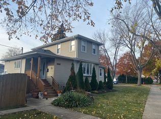 1087 Hollywood Ave, Des Plaines, IL