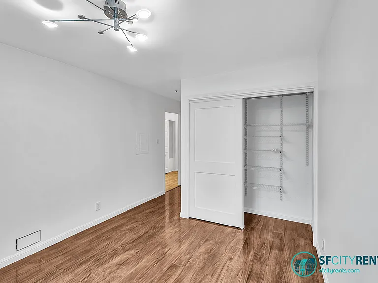 1043 Dolores St — Photo 17
