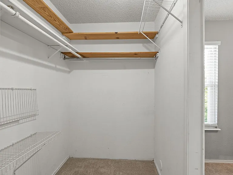 221 Marion Dr #D-201 — Photo 12