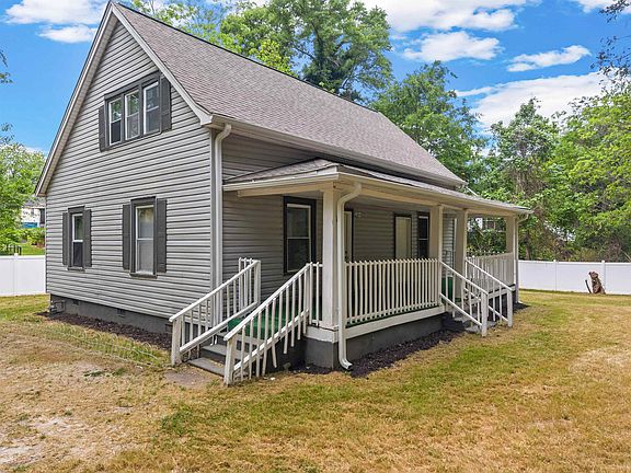 3rd image of 108 Wayside Dr
