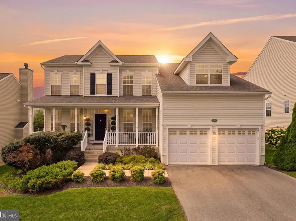 36071 Welland Dr, Round Hill, VA 20141