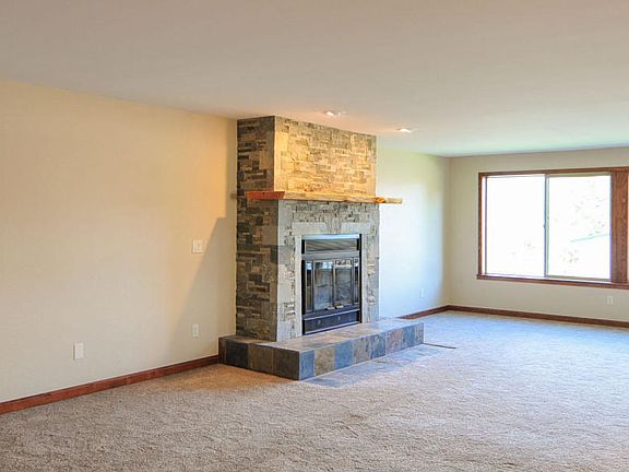 4th image of 520 11th St NE APT 10