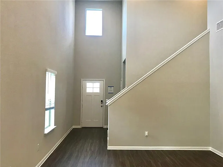 1121 Fairhaven Gtwy — Photo 4