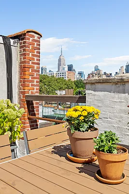 Sold by Compass | media 9