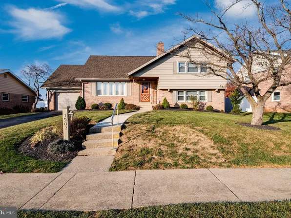 1207 Lilac Ln, West Lawn, PA 19609