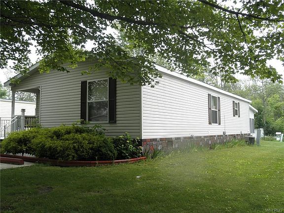 2nd image of 821 Nicole Ln