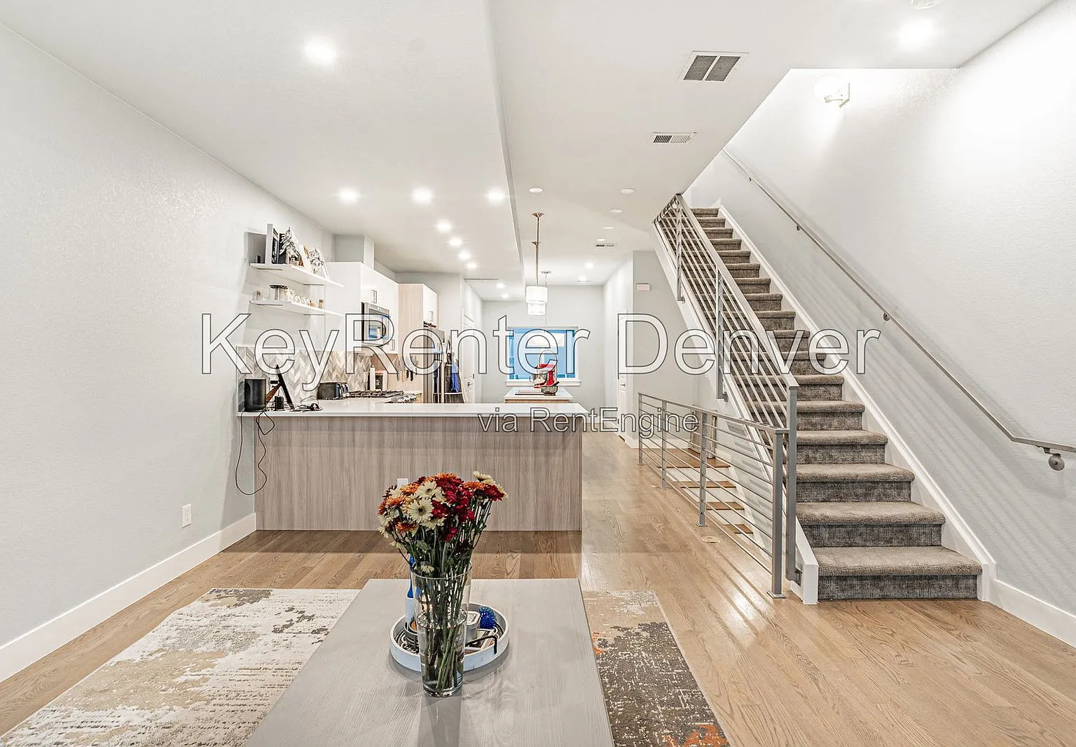 3 bed, 2.0 bath, 1500 sqft, $3,000 — Photo 3