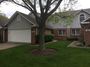 8545 Sandalwood Dr, Darien, IL