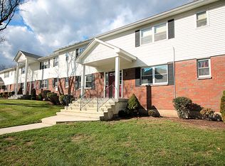 99 Colonial Cir UNIT B, Chicopee, MA 01020