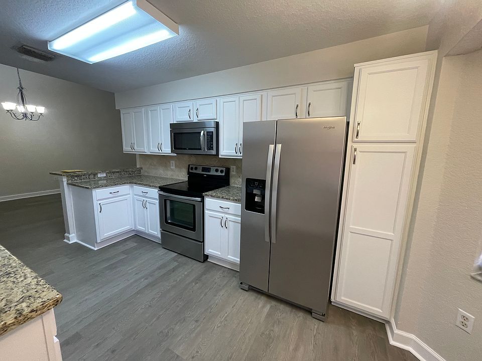 1st image of 7715 Sugar Bend Dr #7715