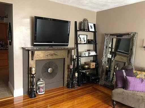 2nd image of 27 Vernal St