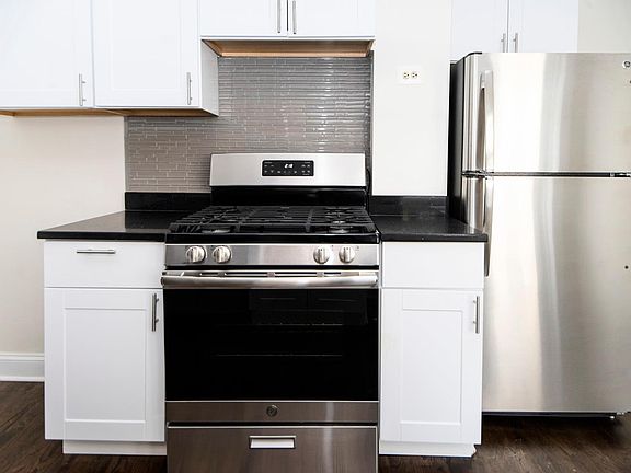 4th image of 3821 N Greenview Ave #X2e
