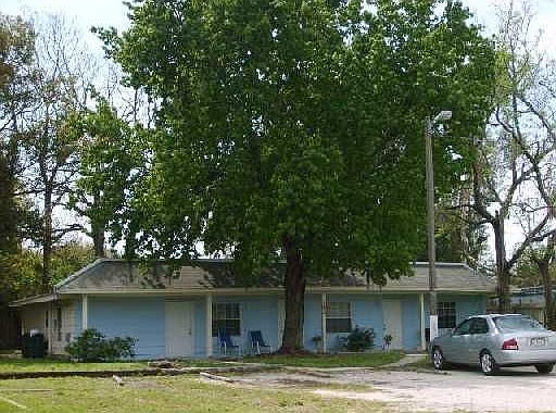   FRONT W/PARKING