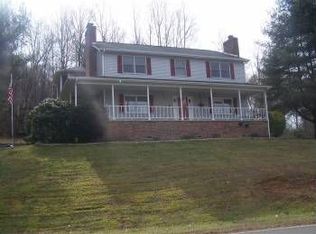 100 Wheeler Rd, Oliver Springs, TN 37840