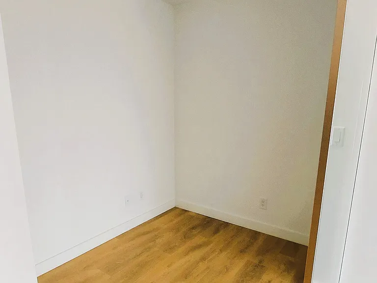 25 McMahon Dr #908 — Photo 5