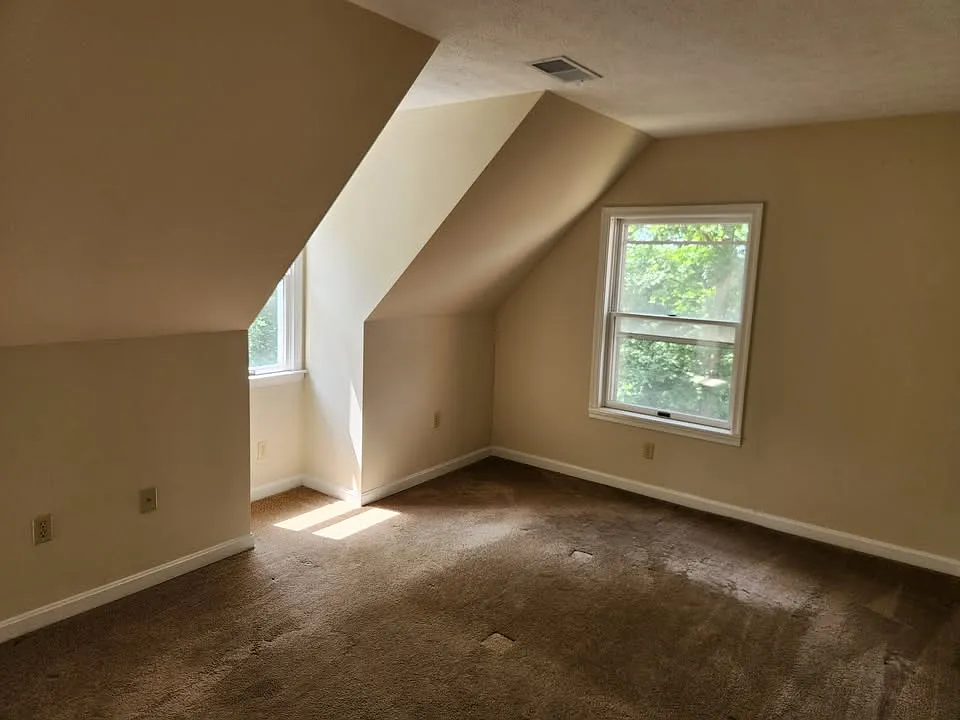 3 bed, 3000 sqft, $2,500 — Photo 4