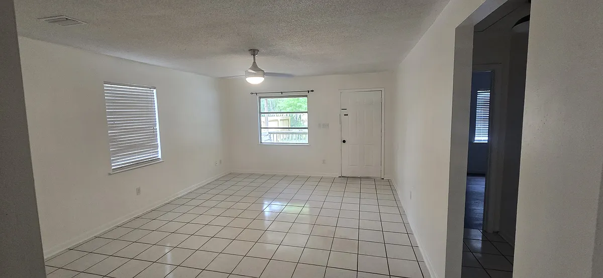 Building Photo - 3254 Delarue Dr