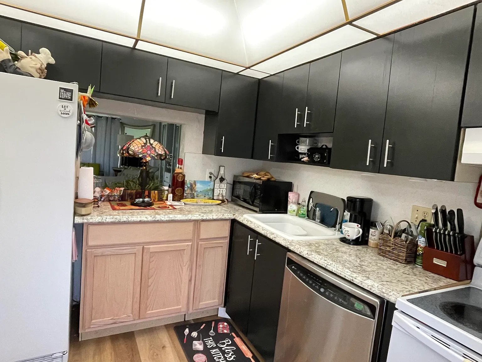 2 bed, 2.0 bath, 925 sqft, $1,975 — Photo 2