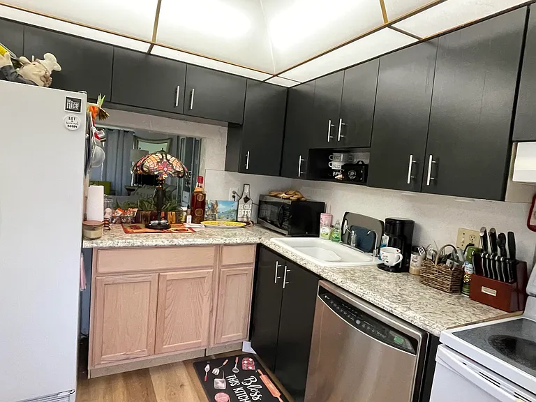 4 Abbey Ln #103 — Photo 2