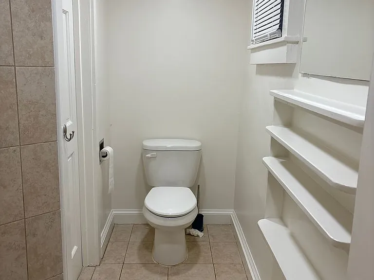 905 W McGee St #C — Photo 7