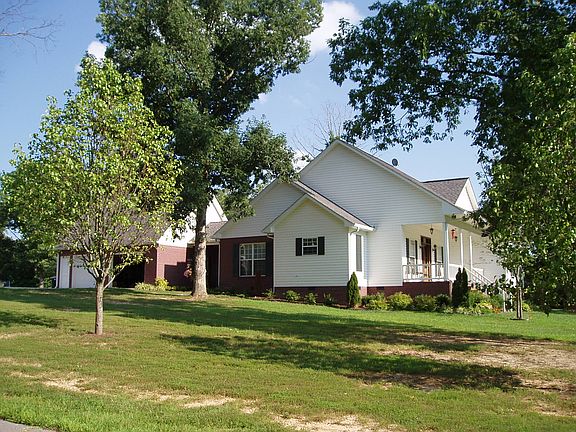 2nd image of 104 Eastwood Dr