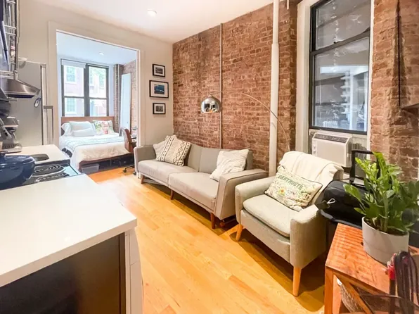 26 Van Dam St #1FE, Brooklyn, NY 11222