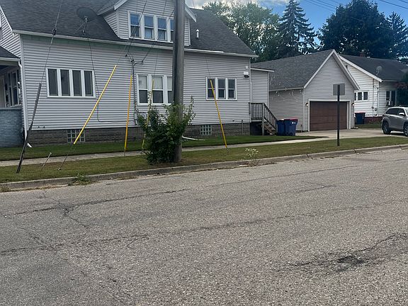2nd image of 1463 Alpine Ave NW