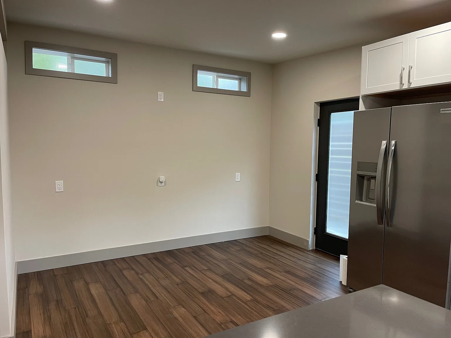 Studio, 400 sqft, $1,800 — Photo 2