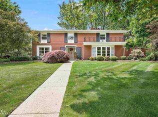 615 Westchester Rd, Grosse Pointe Park, MI 48230