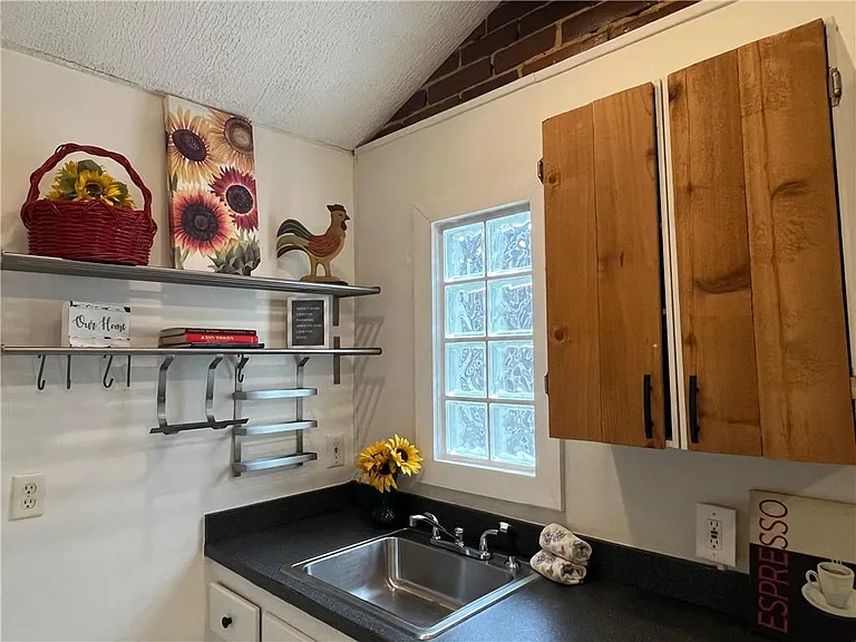 1115 Shelby Pl SE #B — Photo 18