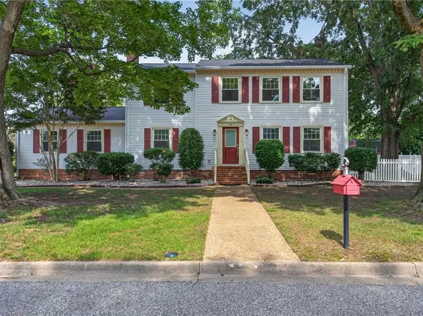 90 Orchard Cir, Newport News, VA 23602