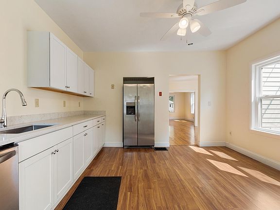 4th image of 38 Marble St #36