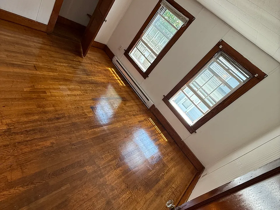 142 Montauk Ave #3