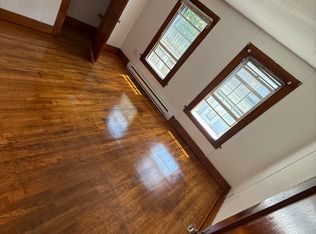 142 Montauk Ave FLOOR 3, New London, CT 06320