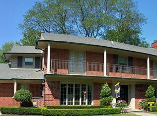 72 N Deeplands Rd, Grosse Pointe Shores, MI 48236